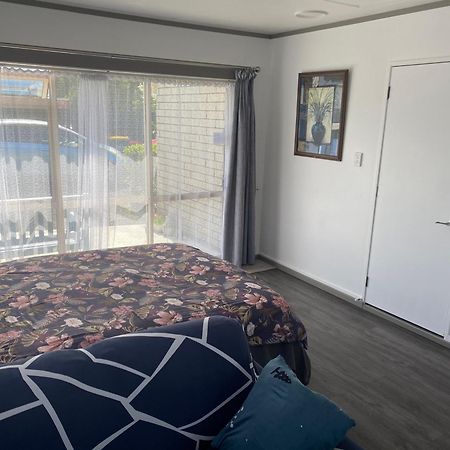 Self Contained En-Suite Private Bathroom, Private Entrance, Close To Shops & Hospital Homestay Hamilton Exteriér fotografie